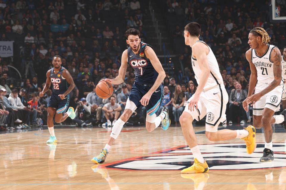 江南体育唯一官方网站-紧追联盟第一！SGA伤停雷霆爆发冲突大胜篮网 麦凯恩21分加盟新高